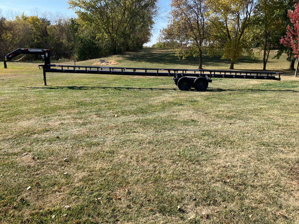 TB WELDING HAY HAULERS GOOSENECK 42 FOOT HYDRAULIC DUMP.